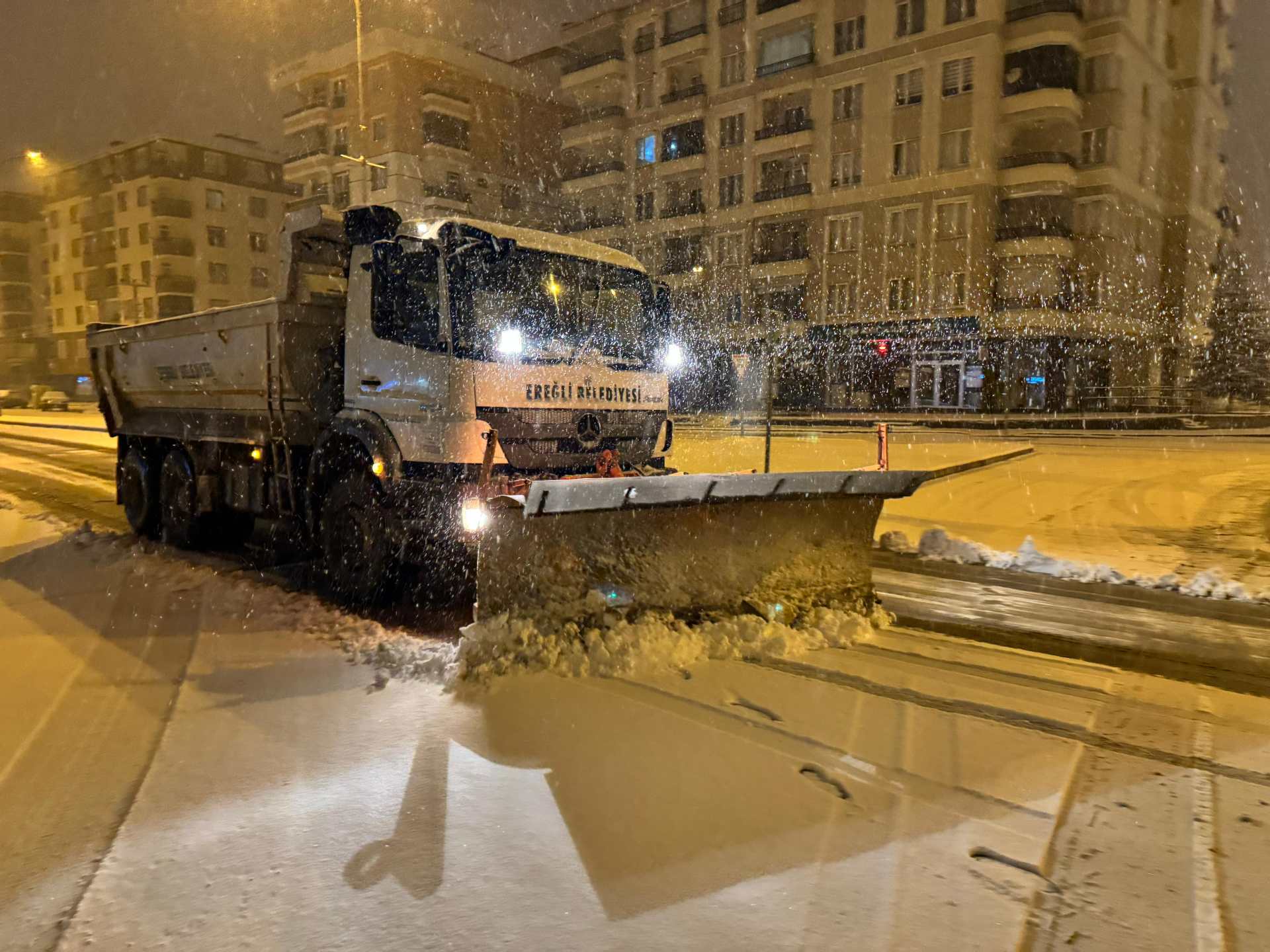 Ereğli Belediyesi’nden Karda Yoğun Mesai